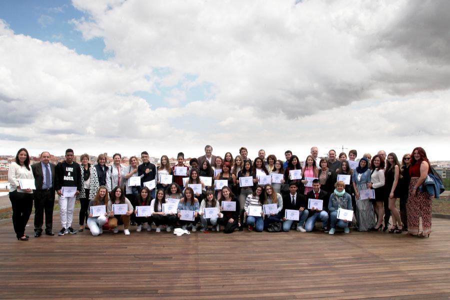 Entrega de Diplomas a Alumnos de LaborESO 2016 -  Posado grupal de todos los asistentes.