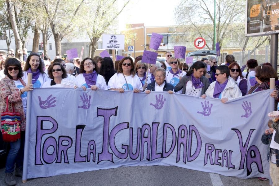 Manifestación por la Igualdad Real Ya - Cabecera de la manifestación.