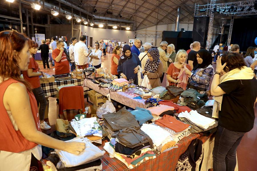 Mercadillo Asociaciones Solidarias en La Esfera - 2017