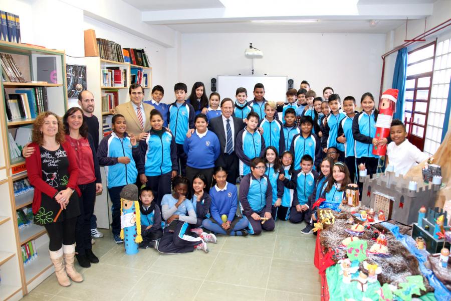 Posado de alumnos con delegación municipal