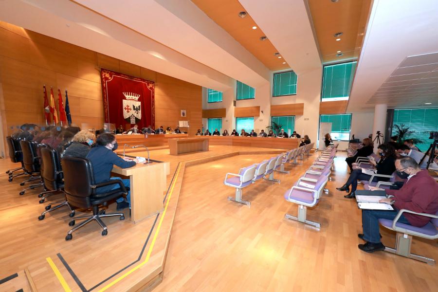Vista lateral del salón de plenos