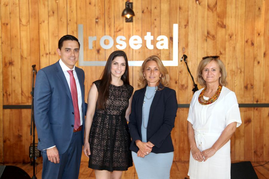 Inauguración Restaurante La Roseta - Imagen de personas asistentes a la inauguración.