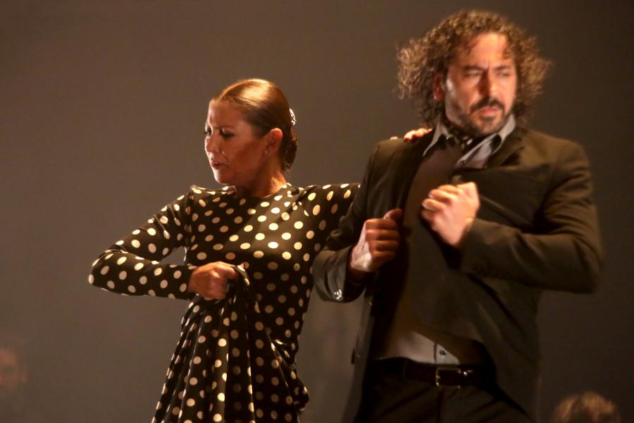 Actuación de Sara Baras - Sara Baras con un bailador.