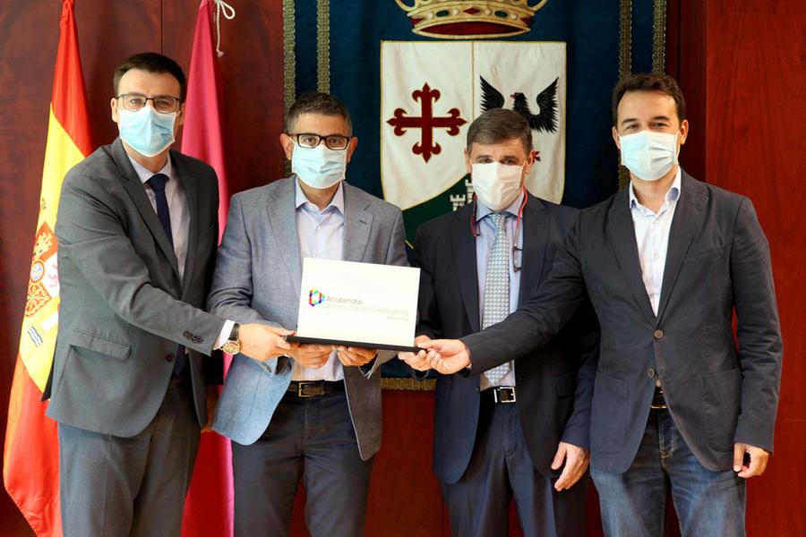Alcalde Rafael Sánchez, Roberto Fraile, Herrera Miguel Ángel Arranz Y Representante de SegitturEntrega Sello Segittur -2020