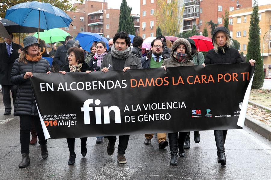 Lectura de Manifiesto Institucional conta la Violencia de Género y Marcha Silenciosa - Cabecera de la marcha.