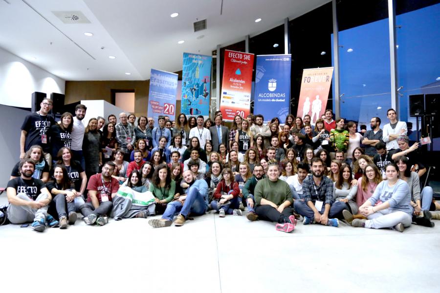 Apertura Evento Anual de Servicio Voluntario Europeo - Imagen de grupo de todos los participantes.
