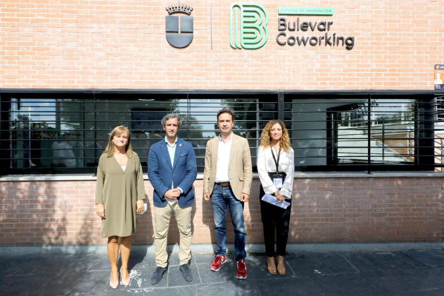 Posado de Autoridades. Alcalde Aitor Retolaza, Concejales Arancha Rodríguez, Monica Cuesta y Roberto Fraire