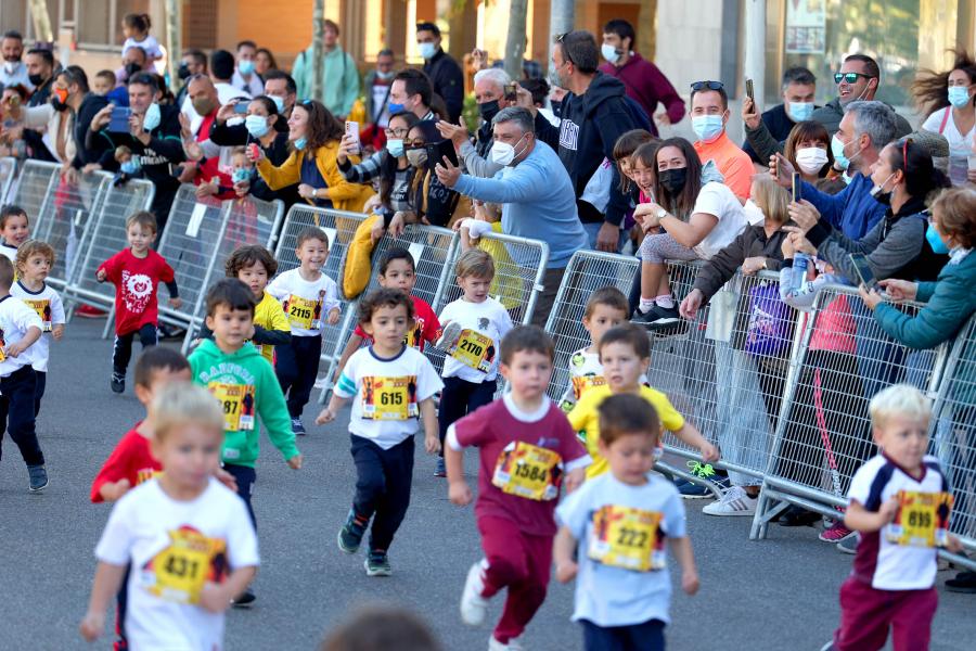   Milla Escolar 2021 - Imagen de un momento de la carrera de los más pequeños.