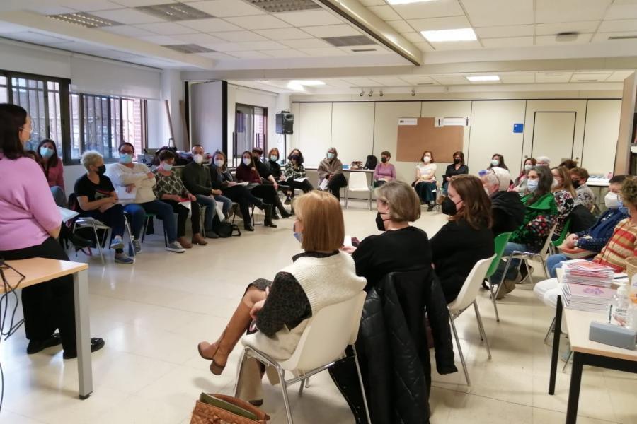 Foro Igualdad entre Mujeres y Hombres en Alcobendas - Panorámica de la  sala con las participantes.