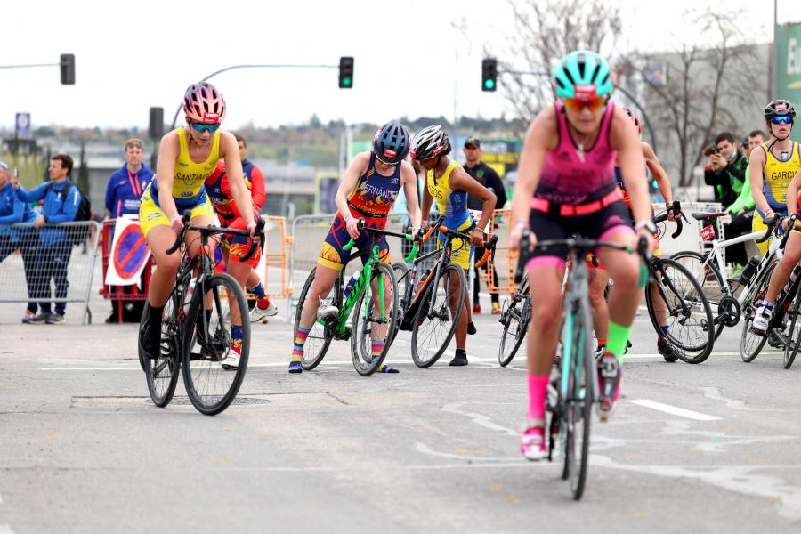  Campeonato de España de Duatlón - Imagen de un momento de la prueba de bicicleta femenina.