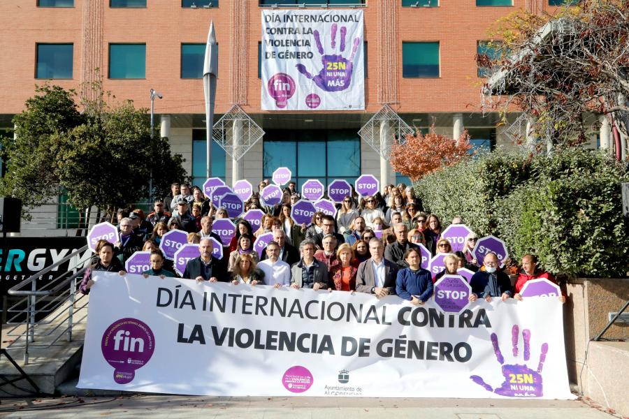 Asistentes posando juntos 