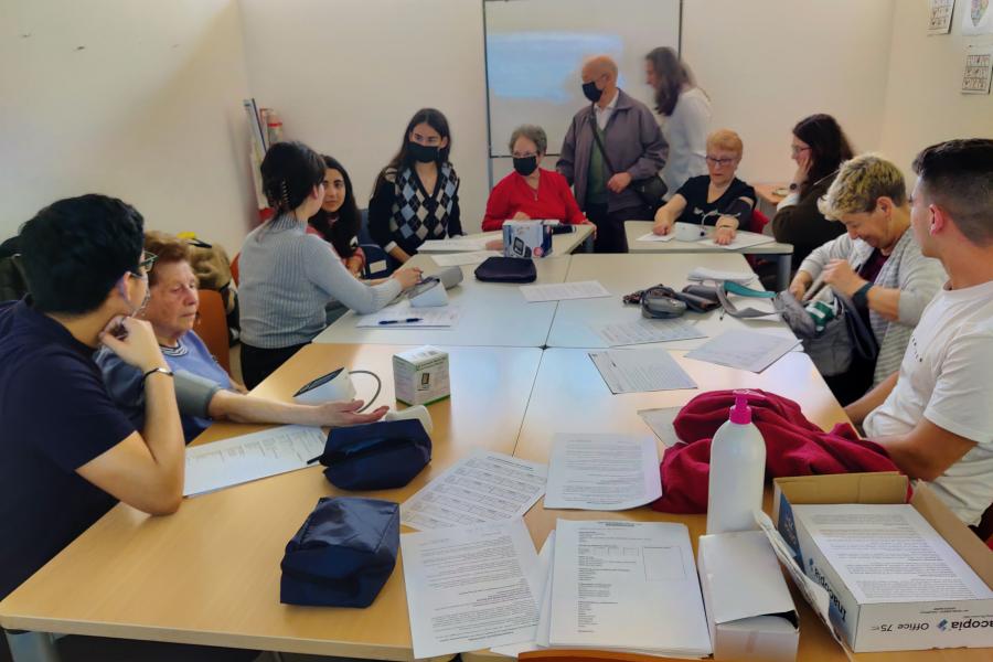 Aprendizaje Servicio - Proyecto Stop hipertensión - Imagen de los participantes en el taller.