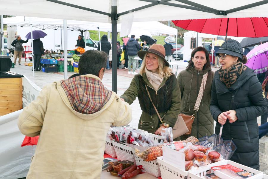 Mercado de Productores 2024, puesto de charcutería