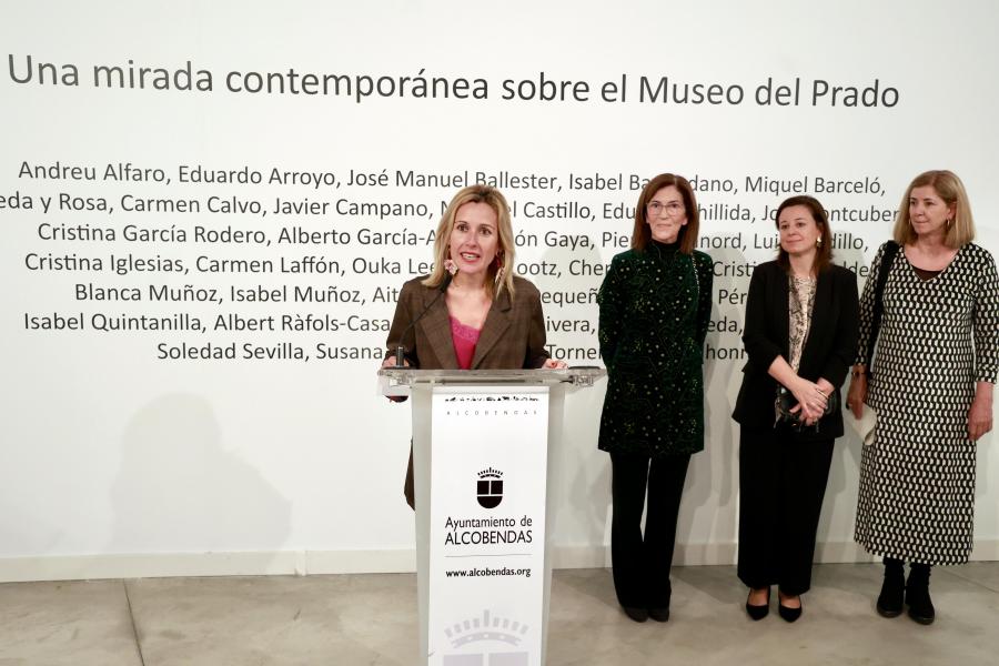 Inauguración de la exposición 'Una mirada contemporánea sobre el Museo del Prado', alcaldesa inaugurando la exposición