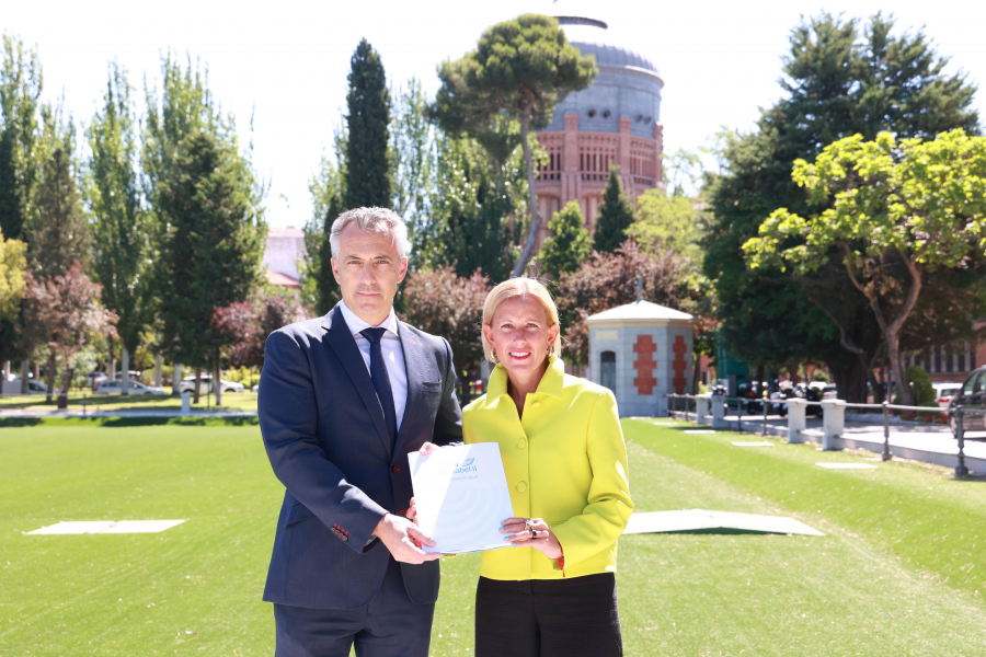 Firma de convenio con el Canal de Isabel II, alcaldesa con consejero de Medio Ambiente