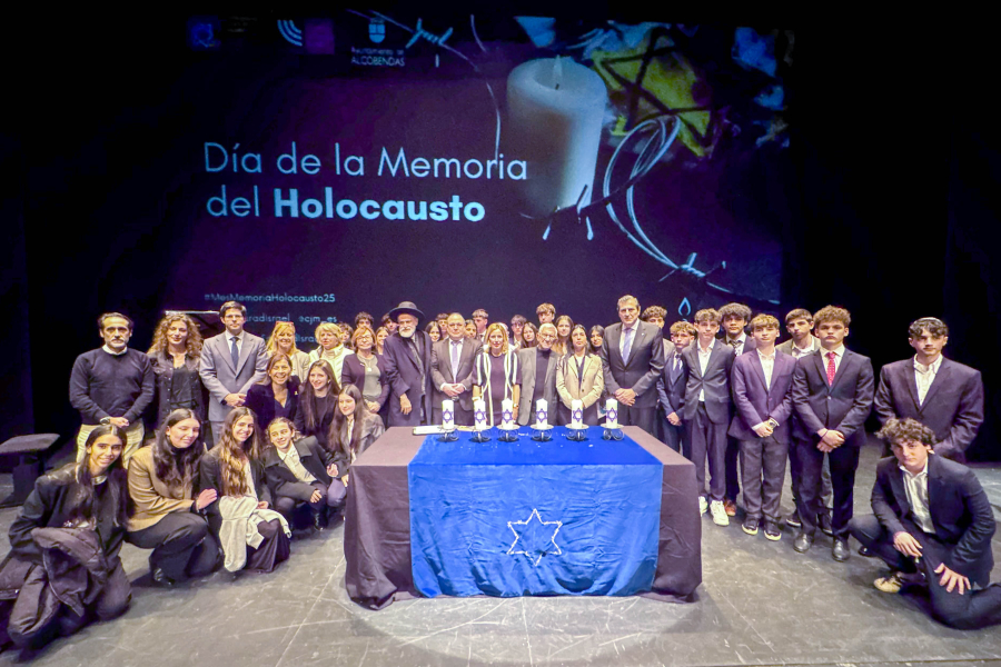 Acto en Memoria del Holocausto, foto familia