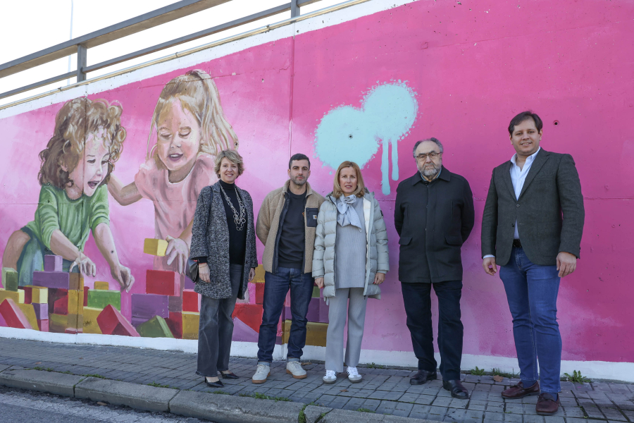 Inauguración mural de la infancia, fotografía de familia