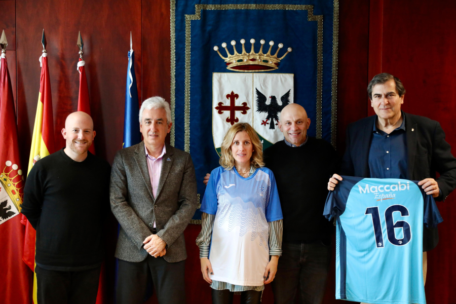Firma de acuerdo Juegos Macabeos, foto familia