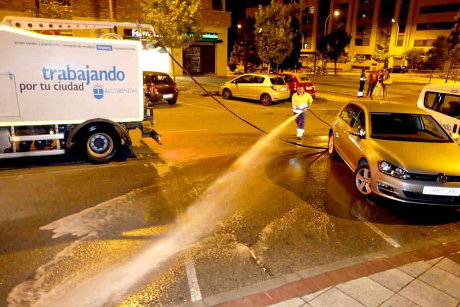 Se reanuda el baldeo nocturno de las calles Se reanuda el baldeo nocturno de las calles