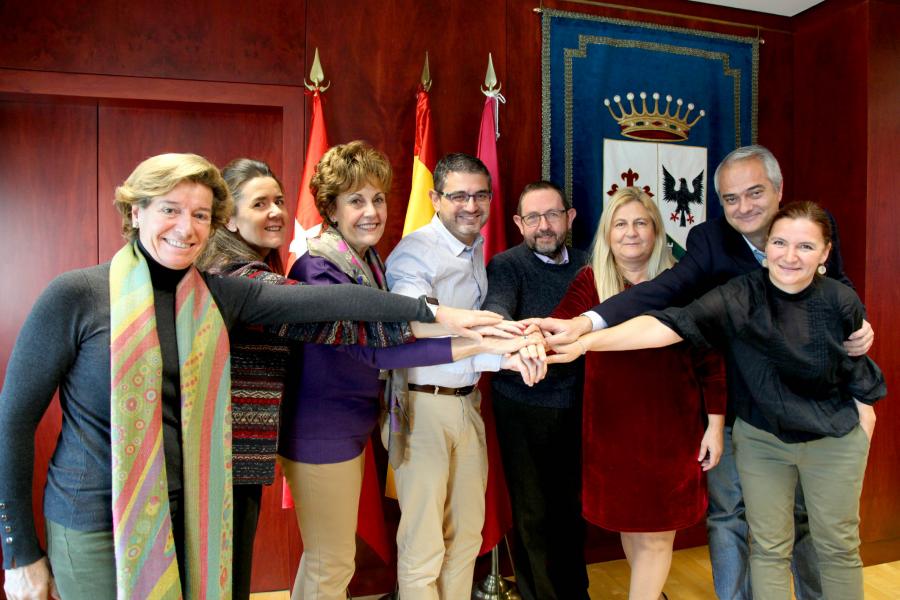 El Ayuntamiento de Alcobendas firma siete convenios para desarrollar proyectos de Cooperación en seis países El Ayuntamiento de Alcobendas firma siete convenios para desarrollar proyectos de Cooperación en seis países