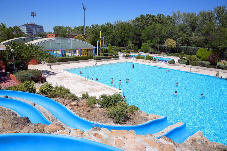 piscina de verano polideportivo jose caballero panoramica Piscina de verano polideportivo José Caballero