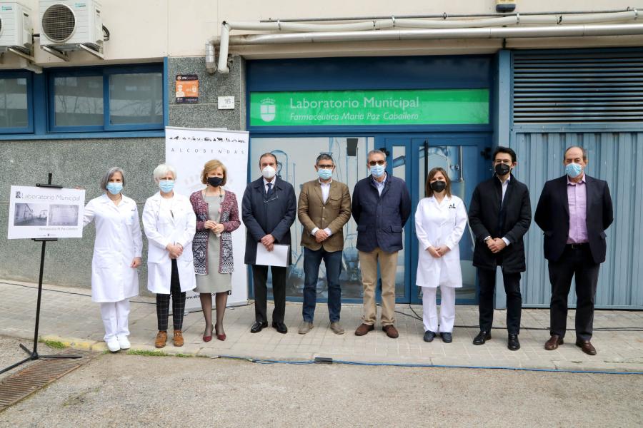 La primera mujer con título universitario que ejerció en Alcobendas, María Paz Caballero, da nombre al Laboratorio municipal La primera mujer con título universitario que ejerció en Alcobendas, María Paz Caballero, da nombre al Laboratorio municipal