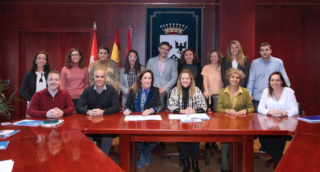 Directoras y directores de los colegios públicos de Alcobendas de Infantil y Primaria se reúnen con el alcalde Directoras y directores de los colegios públicos de Alcobendas de Infantil y Primaria se reúnen con el alcalde