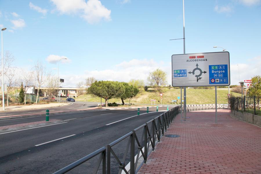 El tercer carril de la rotonda de Diversia mejora el acceso a la A-1 para 12.000 trabajadores El tercer carril de la rotonda de Diversia mejora el acceso a la A-1 para 12.000 trabajadores