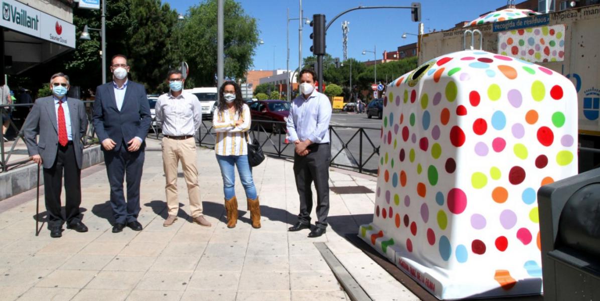 Alcobendas y Ecovidrio fomentan el reciclaje con 24 iglús con diseños de Agatha Ruiz de la Prada Alcobendas y Ecovidrio fomentan el reciclaje con 24 iglús con diseños de Agatha Ruiz de la Prada