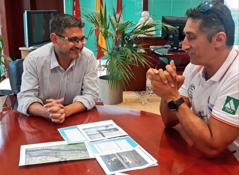 Javier Sanz dará la vuelta a nado a la isla de Manhattan para concienciar del grave problema de los plásticos Javier Sanz dará la vuelta a nado a la isla de Manhattan para concienciar del grave problema de los plásticos