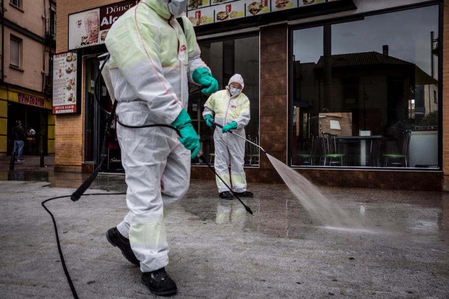 La desinfección de las calles de Alcobendas, prioridad para los equipos de limpieza municipal La desinfección de las calles de Alcobendas, prioridad para los equipos de limpieza municipal