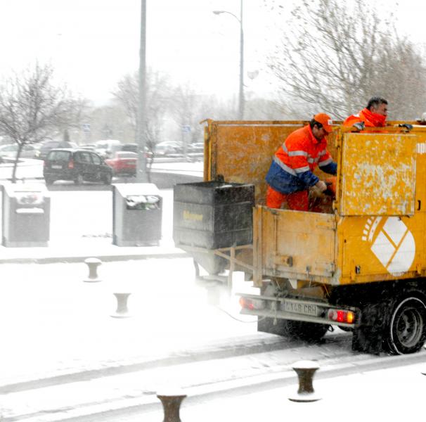 Alcobendas activa el Plan ante Nevadas con 268 toneladas de sal y seis vehículos con cuchillas quitanieves Alcobendas activa el Plan ante Nevadas con 268 toneladas de sal y seis vehículos con cuchillas quitanieves