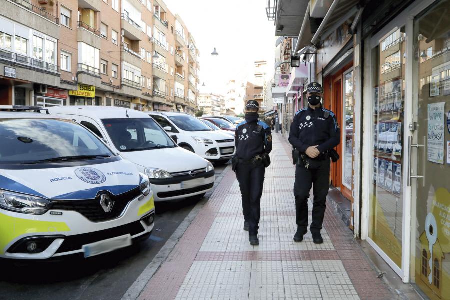 Sesenta agentes de la Policía Local velarán a diario por unas Navidades seguras Sesenta agentes de la Policía Local velarán a diario por unas Navidades seguras
