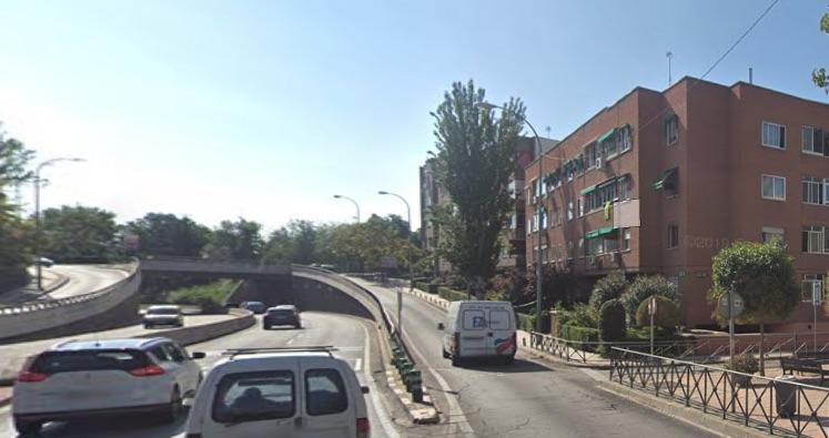 Alcobendas remodela el ramal de subida desde la Avenida de España a Moscatelares para hacer accesible la acera Alcobendas remodela el ramal de subida desde la Avenida de España a Moscatelares para hacer accesible la acera