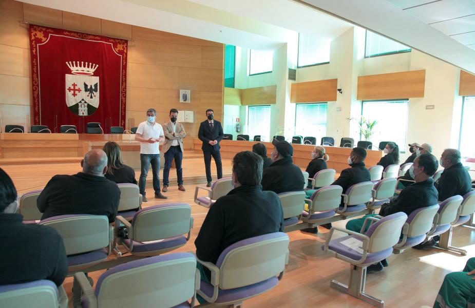 El Ayuntamiento ha incorporado a su plantilla a 60 personas desempleadas a causa de la pandemia, a través de un programa subvencionado por la Comunidad de Madrid El Ayuntamiento ha incorporado a su plantilla a 60 personas desempleadas a causa de la pandemia, a través de un programa subvencionado por la Comunidad de Madrid