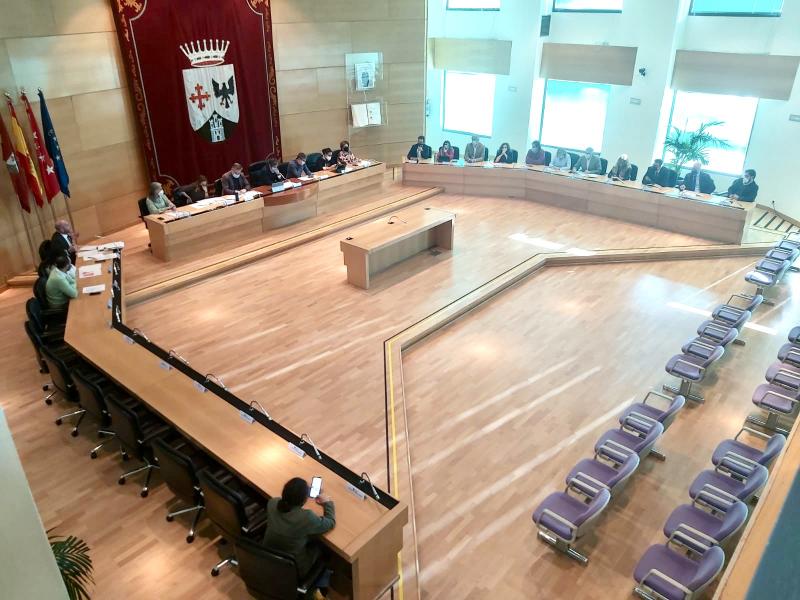 pleno.jpg Al pleno extraordinario solamente han acudido tres de los diez concejales del PP