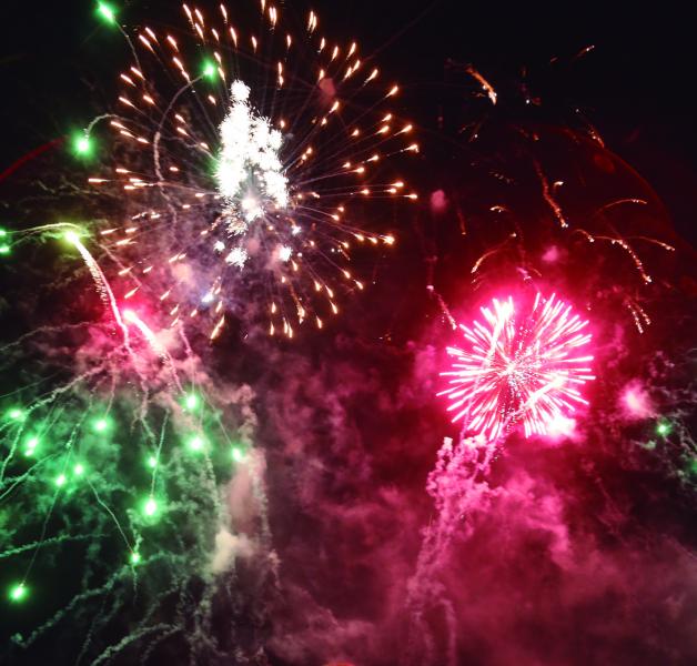 pag 15-2.jpeg Por vez primera, fuegos artificiales de bajo impacto acústico