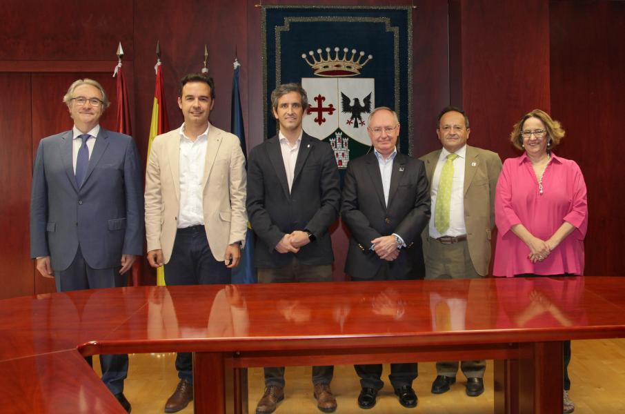 Convenio con el COI y la AEITM 1.jpg Convenio con el COI y la AEITM