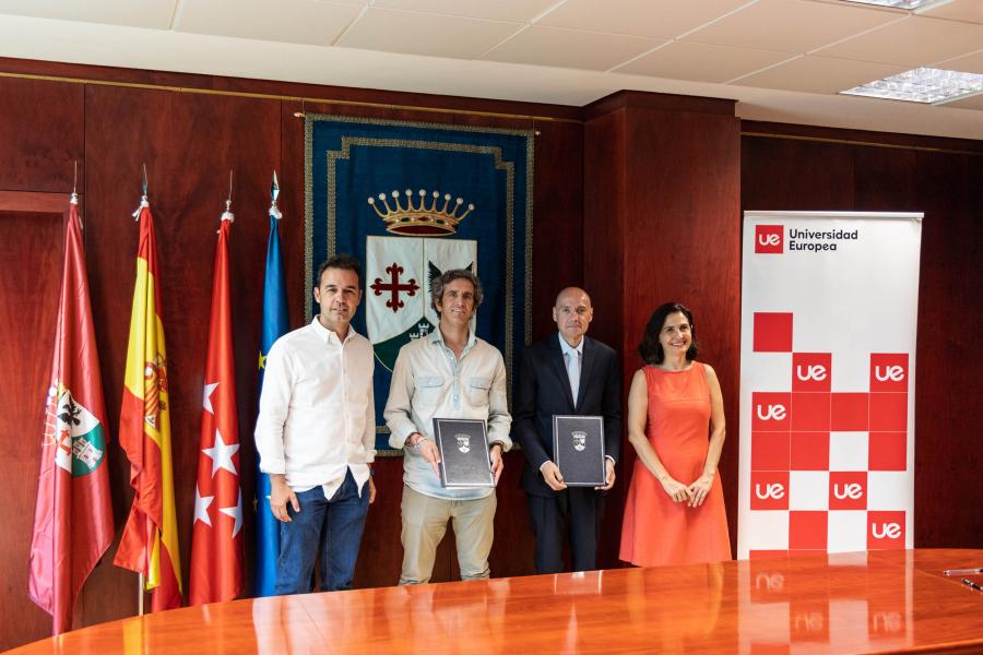 Firma de Convenio entre el Ayuntamiento y la Universidad Europea.jpg Firma de Convenio entre el Ayuntamiento y la Universidad Europea