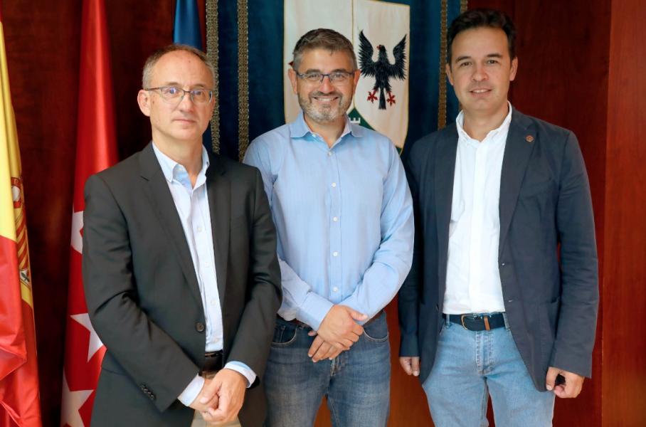 uam.1.jpg El vicealcalde, con el concejal de Movilidad y Comercio y el vicerrector de Innovación