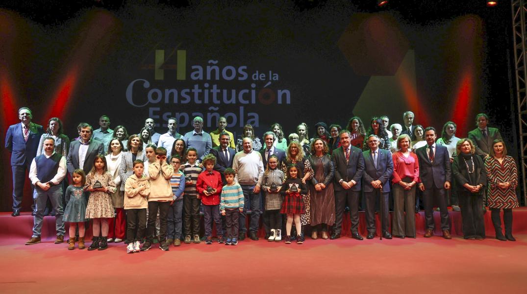 Homenaje constitucion 1.jpeg homenaje constitución