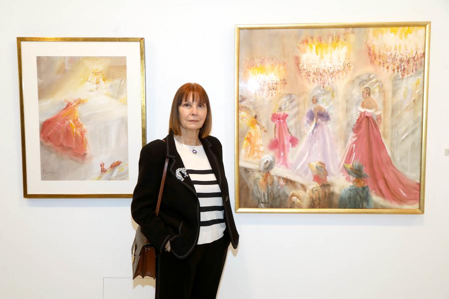 Magdalena España.jpg Magdalena España posando en su exposición