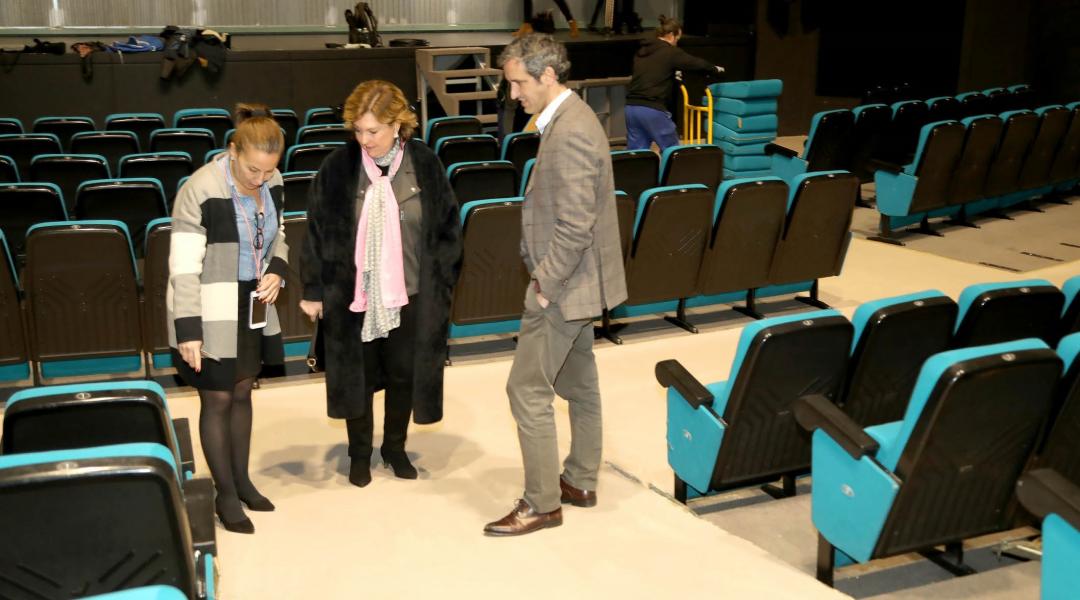 Teatro.jpg El alcalde y la concejala de Cultura se interesaron por el estado de las mejoras