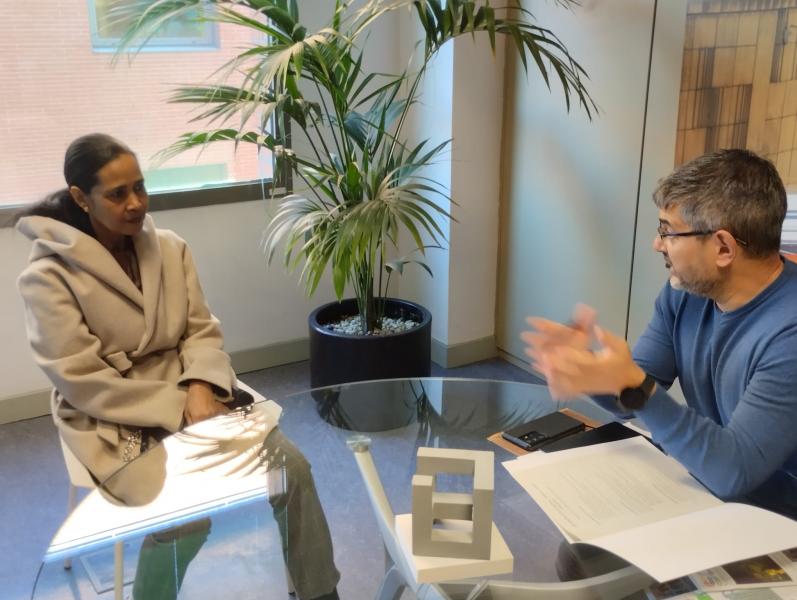 Reunión sanidad vicealcalde-doctora.jpeg Reunión sanidad vicealcalde-doctora