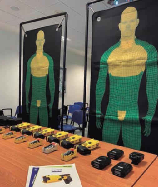 taser.jpg Los agentes reciben formación para este tipo de arma