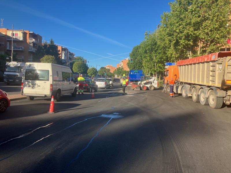 4.mayo_.1.jpg Trabajos de asfaltado en la Avenida de España, que se prevé finalizarán el 9 de mayo