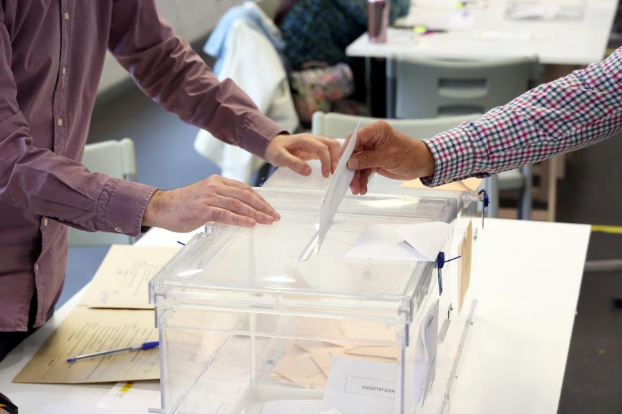 ELECCIONES 28 M.jpg La participación rozó el 70%