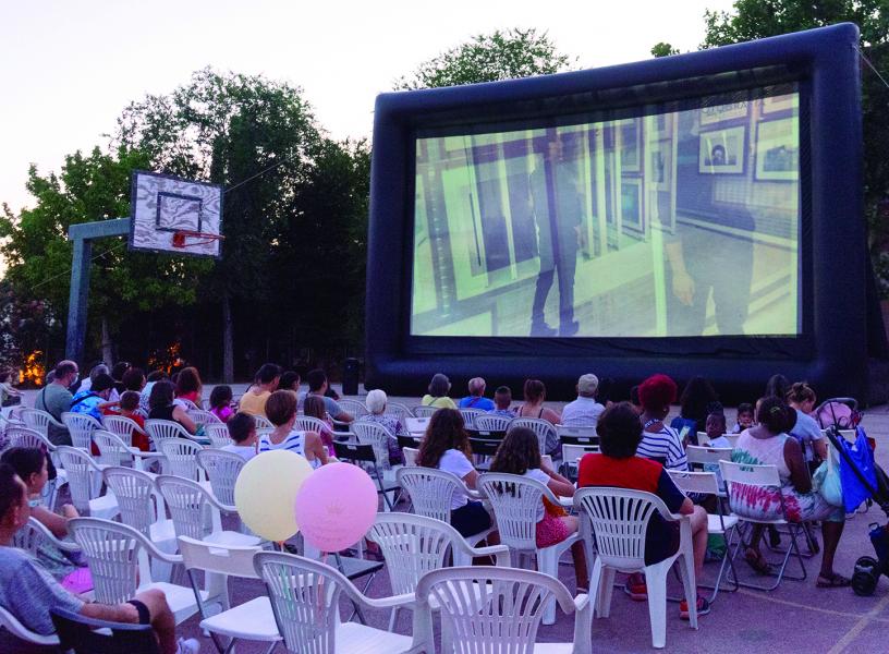 Cine de Verano CEIP Parque Cataluña.jpg Cine de verano