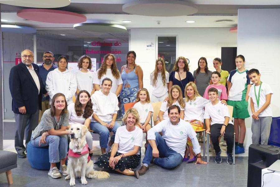 pag 21-1.jpg La foto de grupo de los consejeros con las autoridades que asistieron al Consejo
