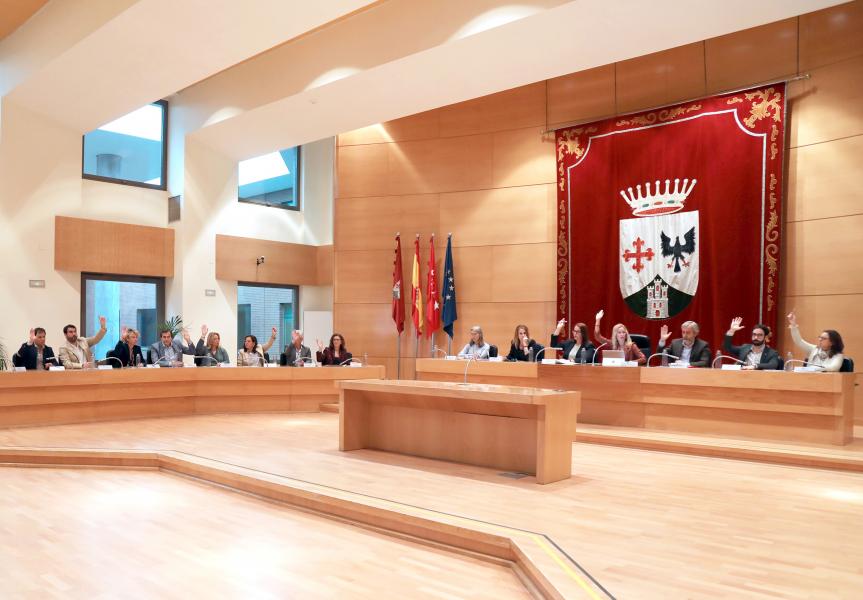 PLENO EXTRAORDINARIO.jpg Esta amortización reduce la deuda en un 40%